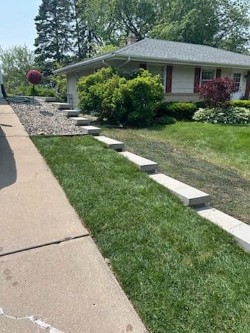 Gallery photos for Stunning Oakdale Yard Transformation with New Retaining Wall: Image #2