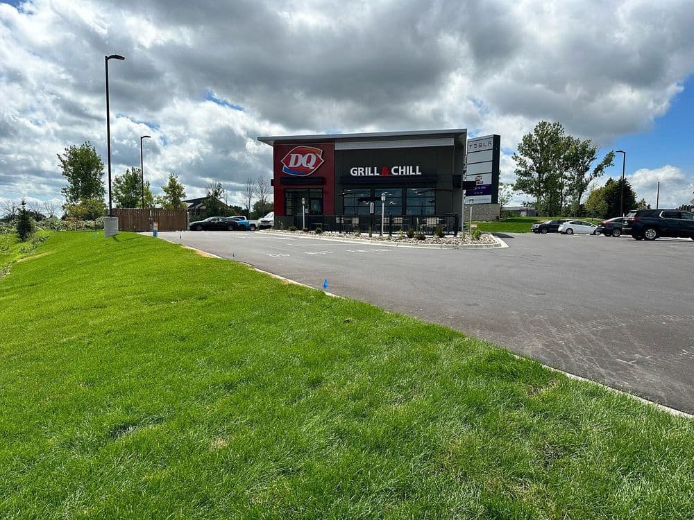 Gallery photos for Commercial Landscape Installation for DQ Grill & Chill: Image #3