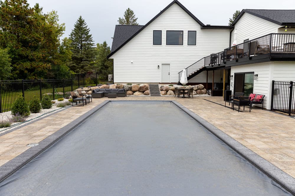 Gallery photos for Stunning Poolside Oasis in St Paul: Image #4