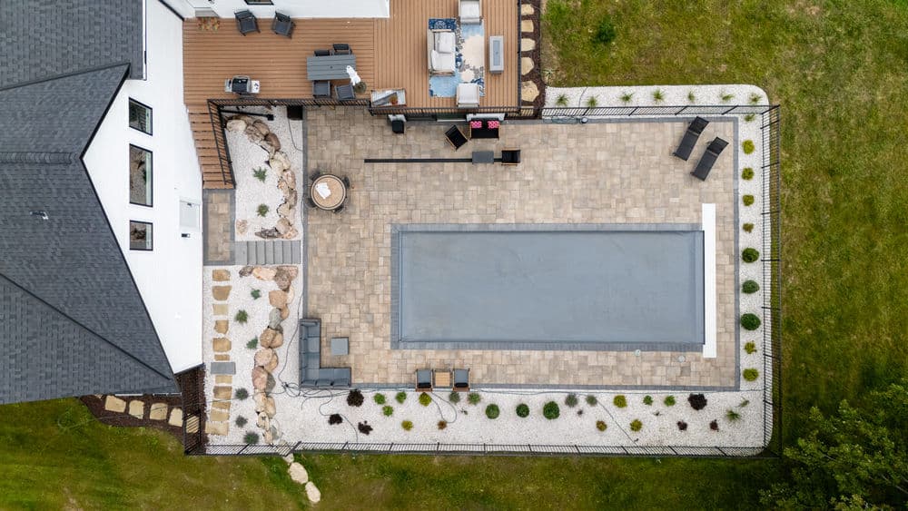 Gallery photos for Stunning Poolside Oasis in St Paul: Image #2